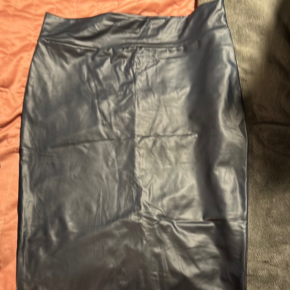 Elegant Faux Leather Skirt